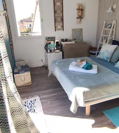 Suite avec tropezienne vue mer Hyères Extérieur photo
